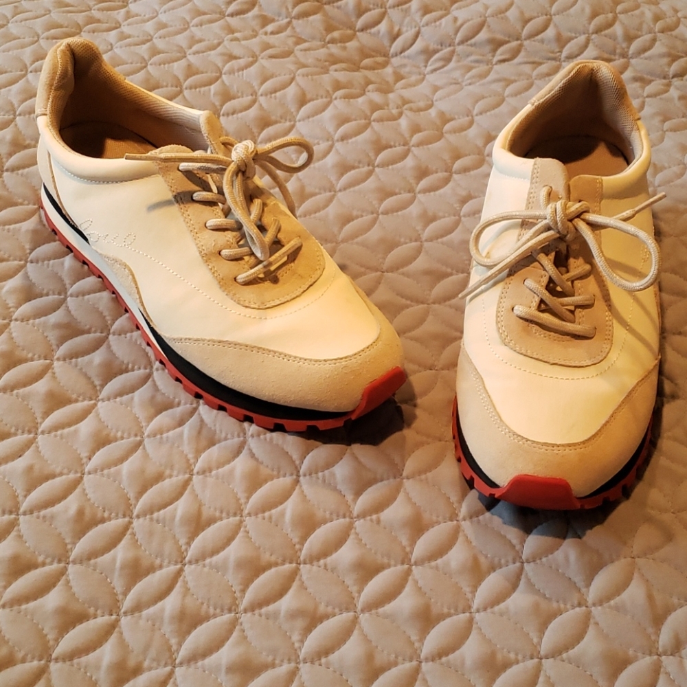Ladies sneakers